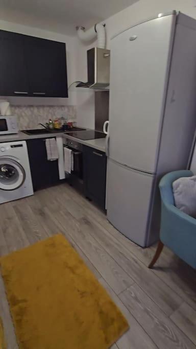 Cozy Flat 1 Bedroom Hucclecote Zewnętrze zdjęcie