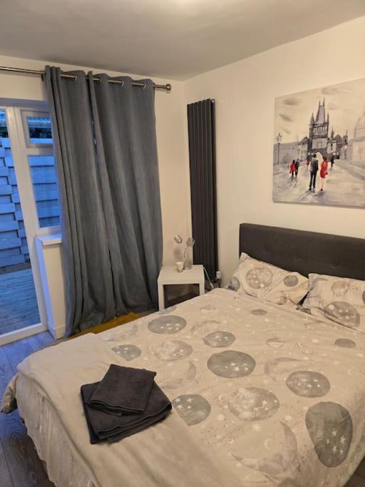 Cozy Flat 1 Bedroom Hucclecote Zewnętrze zdjęcie