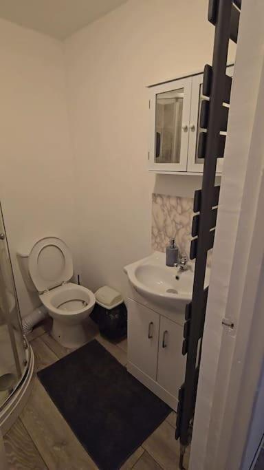 Cozy Flat 1 Bedroom Hucclecote Zewnętrze zdjęcie